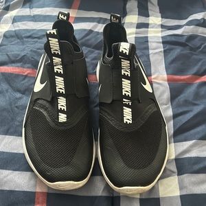 Unisex Nike slip on sneakers